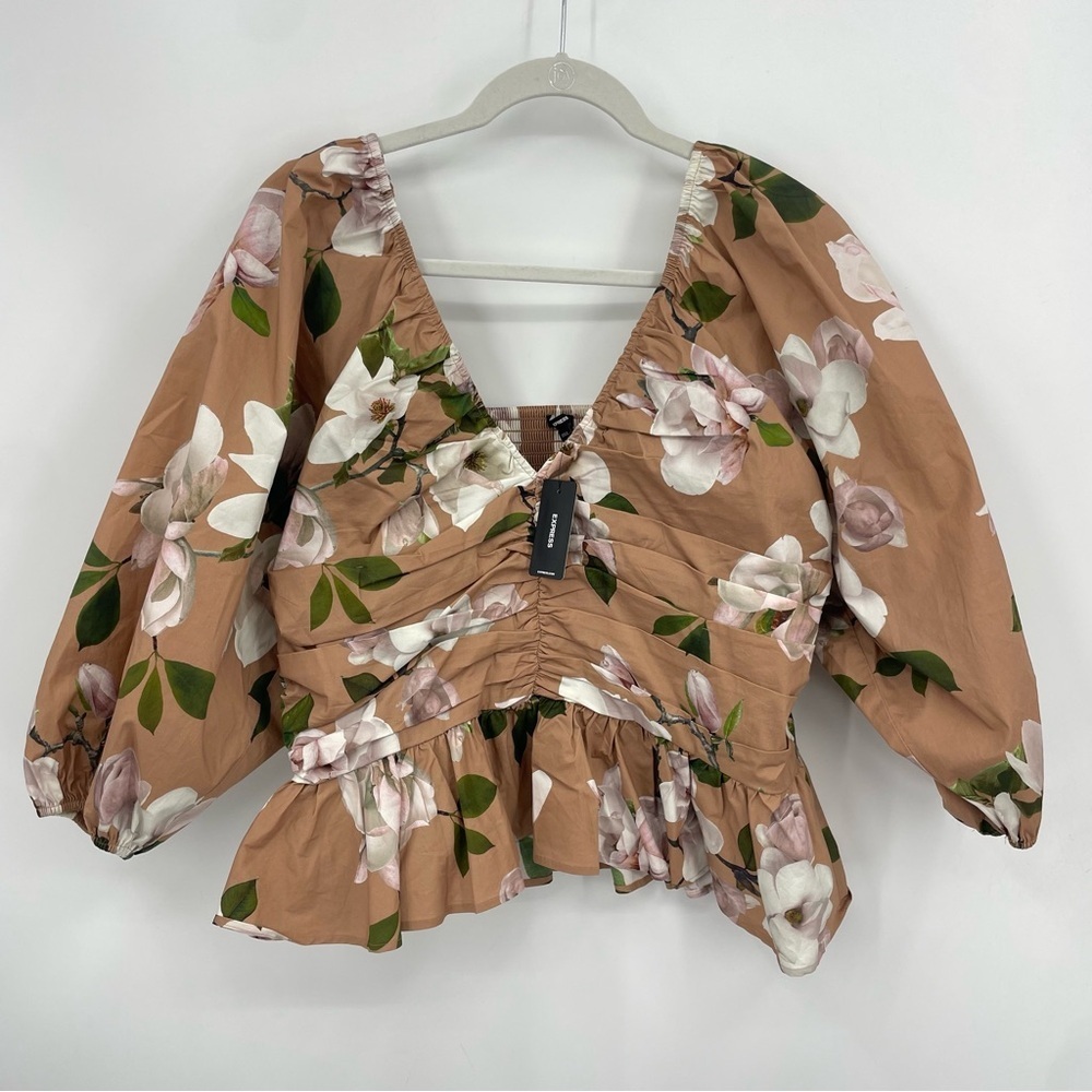 NWT Express peplum floral shirt‎ v neck tan white Sz XL